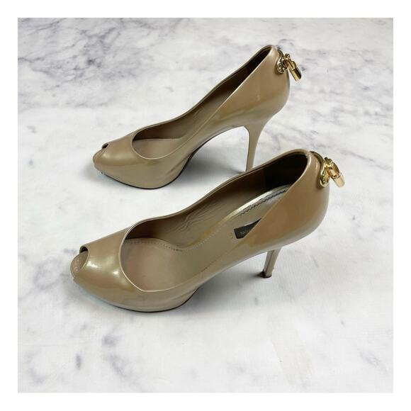 Louis Vuitton Oh Really! Beige Patent Leather Peep Toe Pumps Gold Padlock Heels - Picture 3 of 14